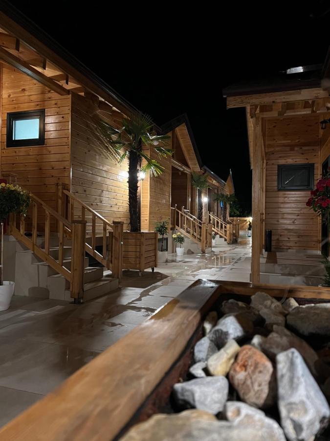 Bujtina Siar Hotel Pogradec Exterior photo