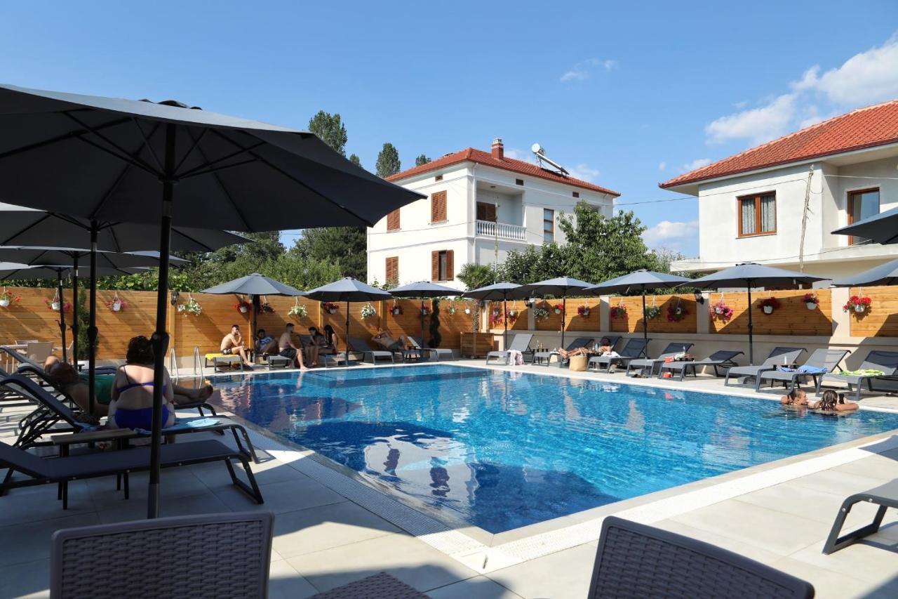 Bujtina Siar Hotel Pogradec Exterior photo