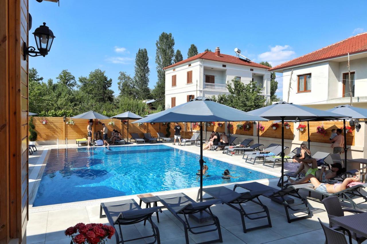 Bujtina Siar Hotel Pogradec Exterior photo
