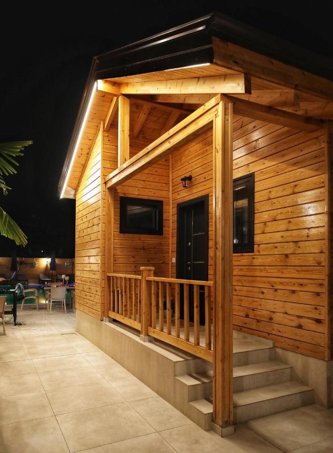 Bujtina Siar Hotel Pogradec Exterior photo