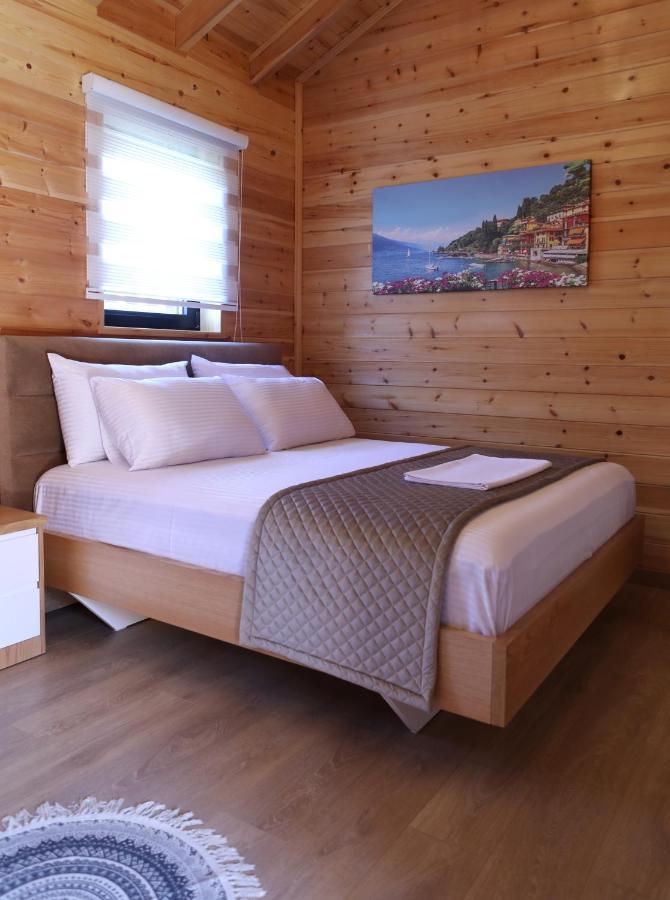 Bujtina Siar Hotel Pogradec Exterior photo